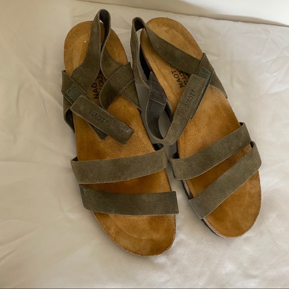 Naot Womens Size 44 Sandals Green Suede Flats - Picture 2 of 7